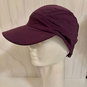 Lulumon Lightweight Running Cap, Berry NEW